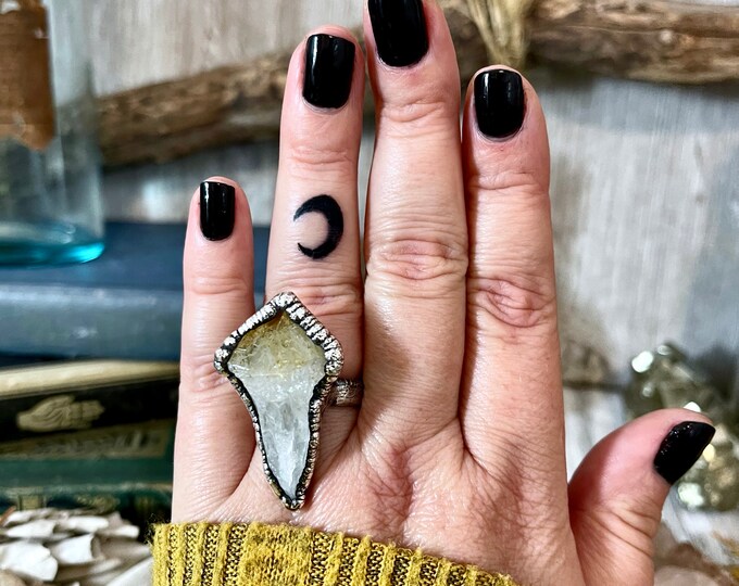 Size 8 Raw Citrine Point Ring Set in Fine Silver  /  Yellow Crystal  Jewelry / Crystal Statement Ring / Big Silver Jewelry / Gothic Jewelry