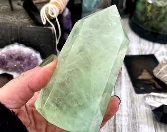 Green Fluorite Crystal Crystal Point Self Standing / FoxlarkCrystals / Gemstone Tower Crystal Obelisk Wand Chakra Healing Crystal Home Decor