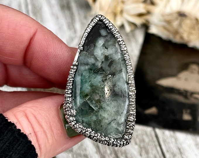 Size 7.5 Big Crystal Statement Ring / Emerald in Matrix Ring in Silver / Green Emerald Natural Stone Ring / Silver Crystal Jewelry