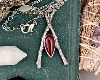 Carnelian Crystal Necklace in Silver / Sticks & Stones Collection