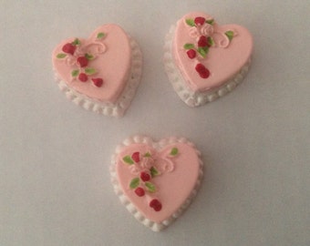 1 Mini Heart Cake, Mini Resin Cake, Miniature Food Display, Dollhouse Cake, Miniature Food Products, Dollhouse Dessert Cake, Mini Pink Cakes