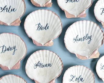 Calligraphy Scallop Shell Custom Personalized Place Card in Rose Gold, Gold, or Silver Large