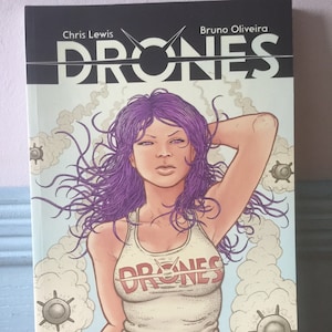 Drohnen Comic von Chris Lewis Bruno Oliveira Sci-Fi Fantasy Illustriertes Buch Cartoon Illustrationen