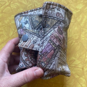 tincture wrap. tincture travel bag. essential oils travel bag. essential oils wrap. travel case. travel pouch