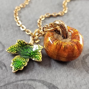 Kürbis Halskette Orange Kürbis Charme Ahornblatt Anhänger Blatt Schmuck Herbst Schmuck Halloween Geschenk für sie unter 30