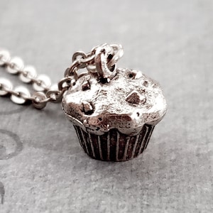Muffin Necklace Cupcake Necklace Pendant Necklace Charm Necklace Blueberry Muffin Chocolate Chip Muffin Baking Gift for Her Women&#39;s Jewelry