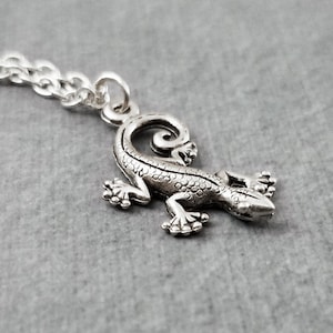 Gecko Necklace Gecko Jewelry Lizard Necklace Gecko Pendant Necklace Gecko Charm Necklace Lizard Jewelry Animal Necklace Animal Jewelry Gift