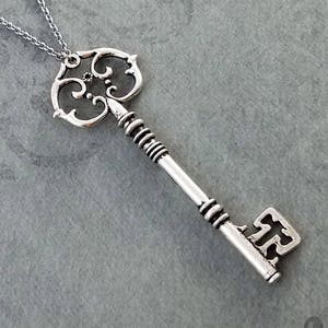 Key Necklace Victorian Key Pendant Necklace Skeleton Key Charm Necklace Vintage Key Antique Key Bridesmaid Necklace Teenage Girl Steampunk
