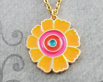 Yellow Flower Necklace Daisy Necklace Daisy Jewelry Flower Jewelry Hippie Jewelry Flower Charm Necklace Flower Pendant Necklace Hippie Gift
