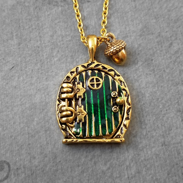 Door Necklace Magnetic Fairy Door Necklace Round Door Pendant Acorn Necklace Green Door Locket Fairy Door Jewelry Nerd Jewelry Fantasy Gift