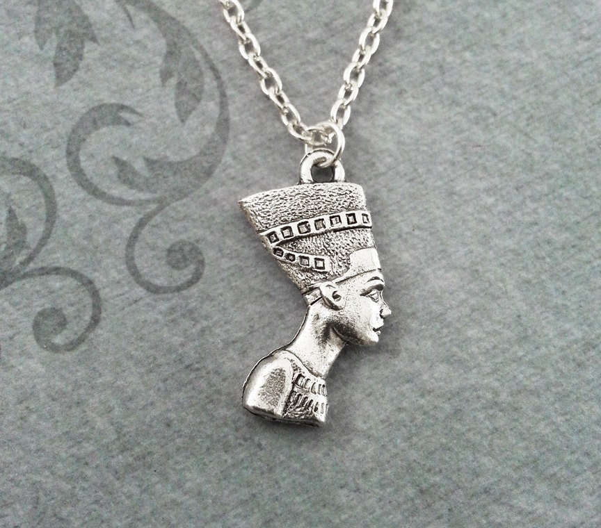 Nefertiti pendant silver clearance