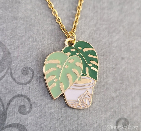 Monstera Halskette Grne Pflanze Halskette Potted Plant Schmuck SMALL  Monstera Charm Monstera Anhnger Halskette Boho Schmuck Boho Halskette  Geschenk - Etsy sterreich