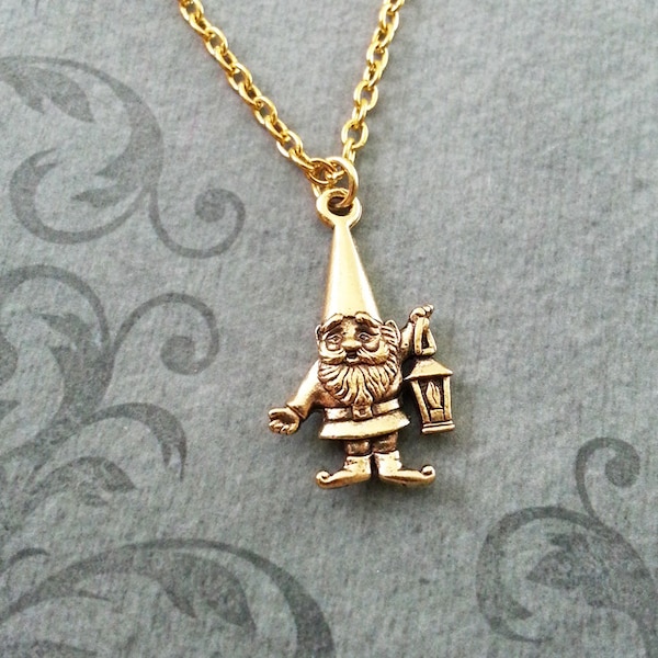 Gnom Halskette kleine Gold Gartenzwerg Schmuck Gartenzwerg Geschenk Laterne Halskette Fantasy Halskette Gnom Anhänger Gartenzwerg Charme Brautjungfer Geschenk
