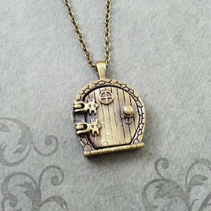 Door Necklace Fairy Door Jewelry Bronze Door Charm Necklace Fantasy Necklace Fairy Necklace Fairy Jewelry Round Magnetic Door Pendant Gift