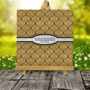 Puede incluir: Un papel digital con un patr&oacute;n de damasco dorado y marr&oacute;n. El texto "PAPER ELEMENT ON ETSY" est&aacute; en una pancarta negra y blanca.