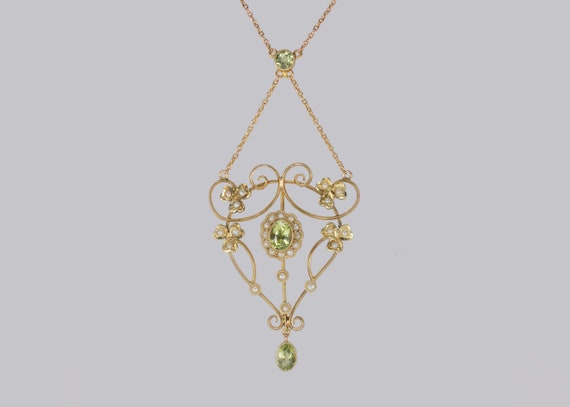 Estate Collection Yellow Gold Peridot and Pearl Necklace | Lee Michaels  Fine Jewelry