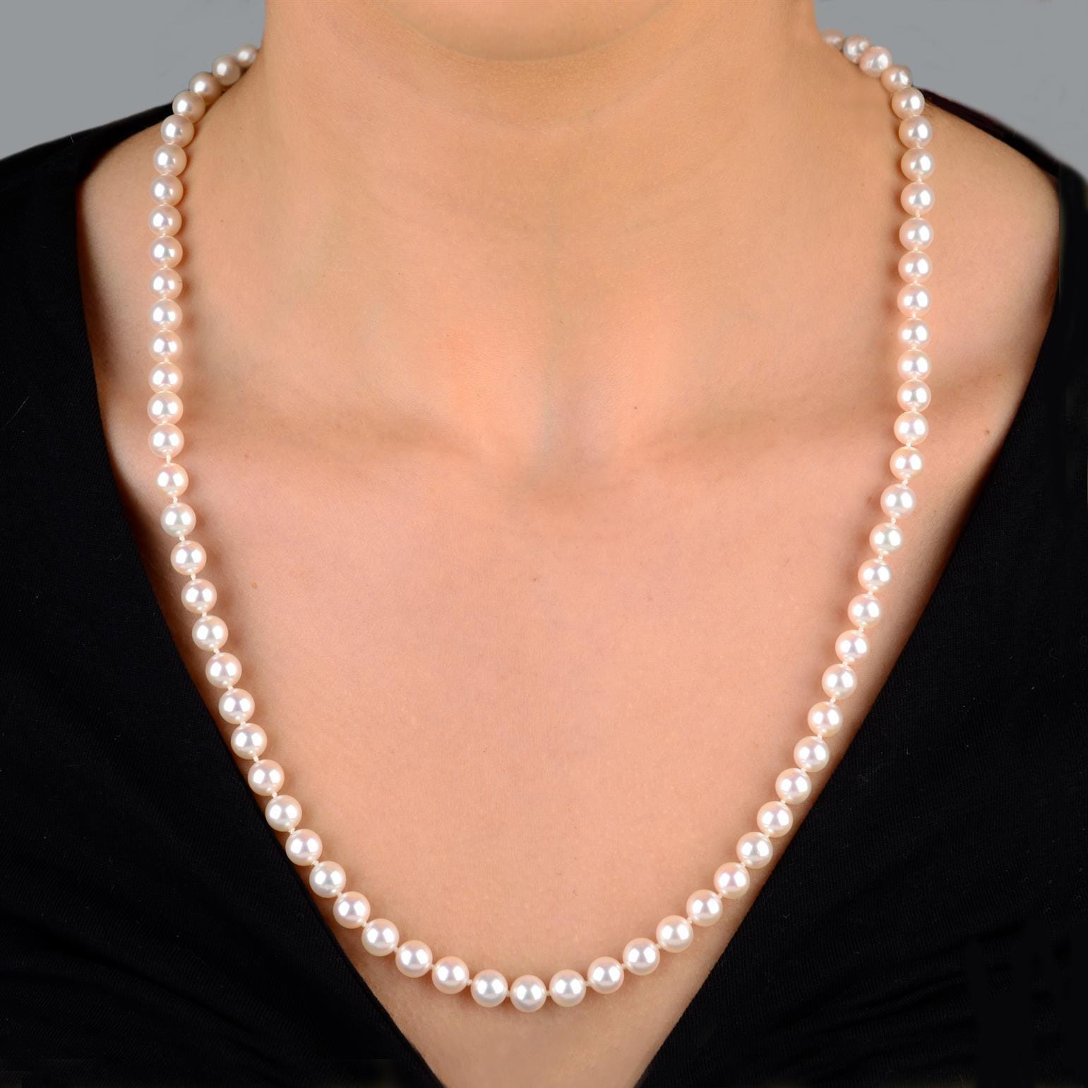 Tiffany & Co. Pearl Necklace Vintage 1994 Single Strand With
