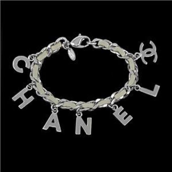 CHANEL シルバー ロゴ付きストラップ CHANEL Logo Chain Bracelet Silver Tone and Leather CC Charm 2005