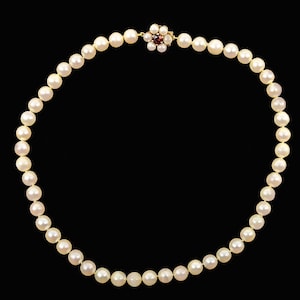 Vintage Pearl Necklace Garnet Floral Clasp 9ct Gold Single Strand Pearl Choker hallmarked Birmingham 1985