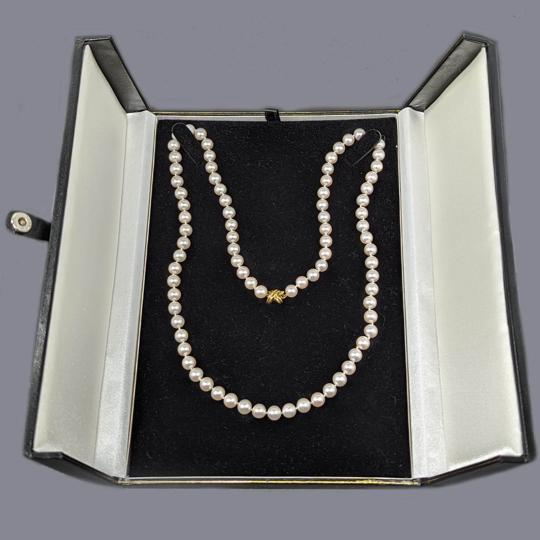 Tiffany & Co. Pearl Necklace Vintage 1994 Single Strand With