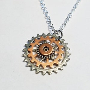 Unisex Steampunk Mixed Metal Necklaces / Engineer Gear Jewelry Gifts / Copper Silver Sprocket Pendants / Cosplay Punk Colorful Jewelry .