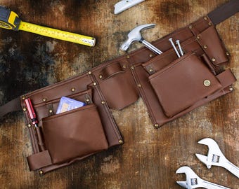 Cinturón de herramientas de cuero marrón con iniciales personalizadas / Porta llaves / Cinturón de herramientas para mecánicos / Regalo para artesanos, aficionados y carpinteros. Regalo para el Día del Padre.