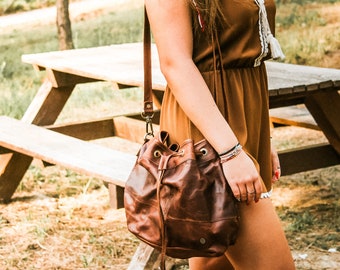 Personalized Leather Bucket Bag with Drawstring – Classic Cross Body Bag in Vintage Brown Handmade in Full Grain Leather by MAHI