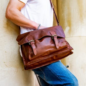 Sacoche traditionnelle en cuir pleine fleur marron faite main | Sac messager personnalisé | Initiales ou monogramme personnalisé | Cadeau fête des pères