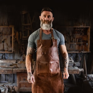 DIY Gift | Distressed Leather Apron For DIY Enthusiasts | Full Grain Leather Apron with Pockets For Hobbyists Woodwork Blacksmith Butchers
