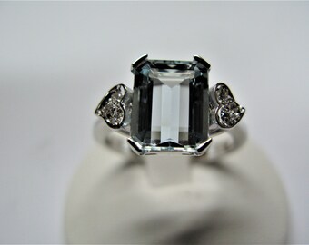 Bague Ancienne Or Blanc 18 Carats - Aigue-marine En Cœur Et Diamant 0,06 Carat - Taille 56