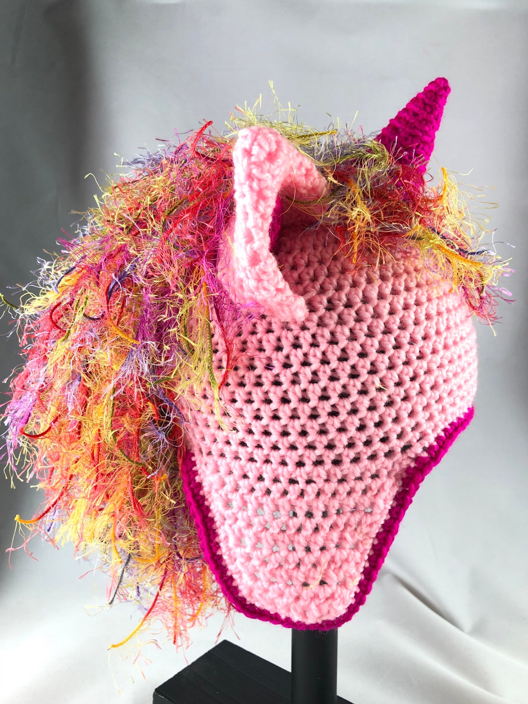 Chapeau D'équitation Licorne – Soie Rose Layette – Pompon Multicolore – Lycra Extensible – Taille Unique