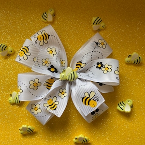 Flower and Bees Hair Bow