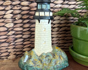 Zeldzame vintage geschilderde gietijzeren vuurtoren boekensteun of deurstopper | Strandhuisdecoratie | Decor thuisbibliotheek kust | Vuurtoren | Zwaailicht