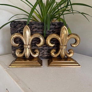 Vintage Brass Pair of Fleur de lis Bookends | Symbol | Cornflower | French | Home Staging | Set Design | Library