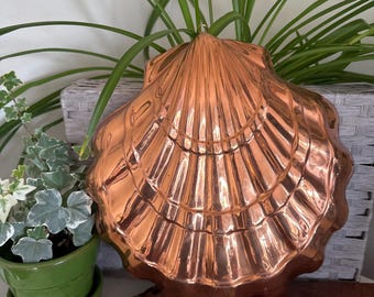 Vintage Large Copper Plated Shell Mold | Kitchen Decor | Julia Child vintage style | Set Design | Coastal Decor