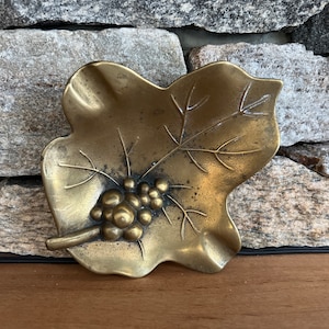 Vintage Brass Grape Leaf Trinket Dish | Jewelry Holder | Ashtray | Ash Tray | MCM | Antique | Unique