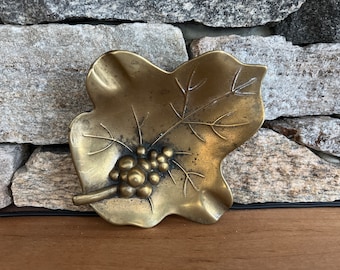 Vintage Brass Grape Leaf Trinket Dish | Jewelry Holder | Ashtray | Ash Tray | MCM | Antique | Unique