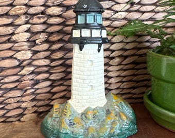 Zeldzame vintage geschilderde gietijzeren vuurtoren boekensteun of deurstopper | Strandhuisdecoratie | Decor thuisbibliotheek kust | Vuurtoren | Zwaailicht