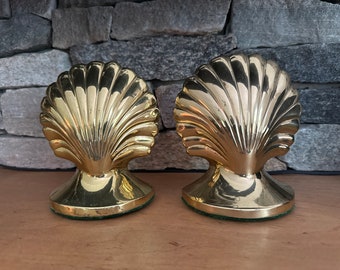 Vintage Shiny Brass Scallop Shell Pair of Bookends | Coastal Decor | Library | Beach House | Set Design | Home Staging