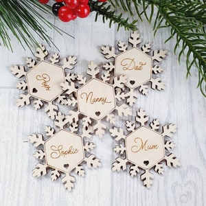 Snowflake placement names, wedding placement names, winter wedding, snowflake favours, party favours, Christmas decorations, table decor image 1