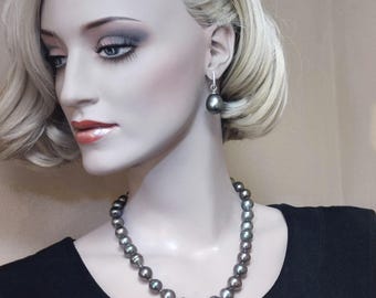Tahitian "Peacock" Circle' (Ringed) Cultured Pearl Necklace 11-14mm.