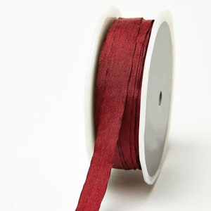 Burgunderrotes Silky Crush Kunstseidenband, 12 mm (1/2 Zoll) breit *Pro Meter verkauft*
