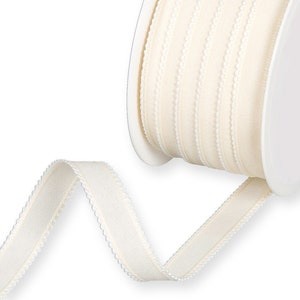 Cinta tejida color crema con borde de bucle blanco, 15 mm (9/16 pulg.) de ancho *Se vende por metro*