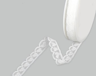 Adorno de encaje con borde festoneado de corazones blancos, 13 mm (1/2 pulg.) de ancho *Vendido por metro*