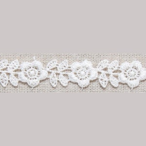 アイボリー「キャサリン」花柄ギピュールレース、幅 15 mm (9/16 インチ) *メートル単位で販売*