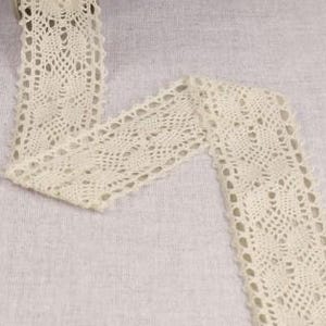 Elfenbeinfarbener ""Orla"" Zierrand, Double Edge Cluny Spitzenborte, 40 mm breit *Pro 1 Meter*