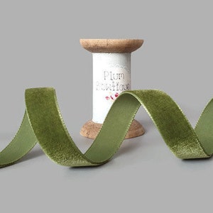 Fita de veludo suíço verde musgo, 16 mm (5/8 pol.) de largura *Vendida por metro*