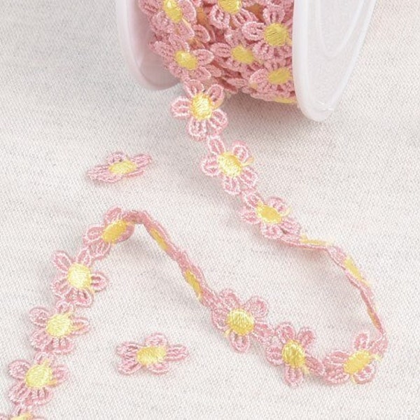 Light Pink with Yellow Dot Dainty Daisy Chain Guipure Lace Trim, 13mm (1/2in) wide *Per 1 Metre/39 inch*