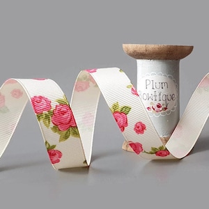 Shabby Chic Rosa Rosen auf Ivory Ripsband, 16mm (5/8in) breit *Pro Meter verkauft*