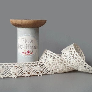 Cream &quot;Brenda&quot; Fine Mandorla 100% Cotton Cluny Lace Trim, 22mm (7/8in) wide *Sold Per Metre*